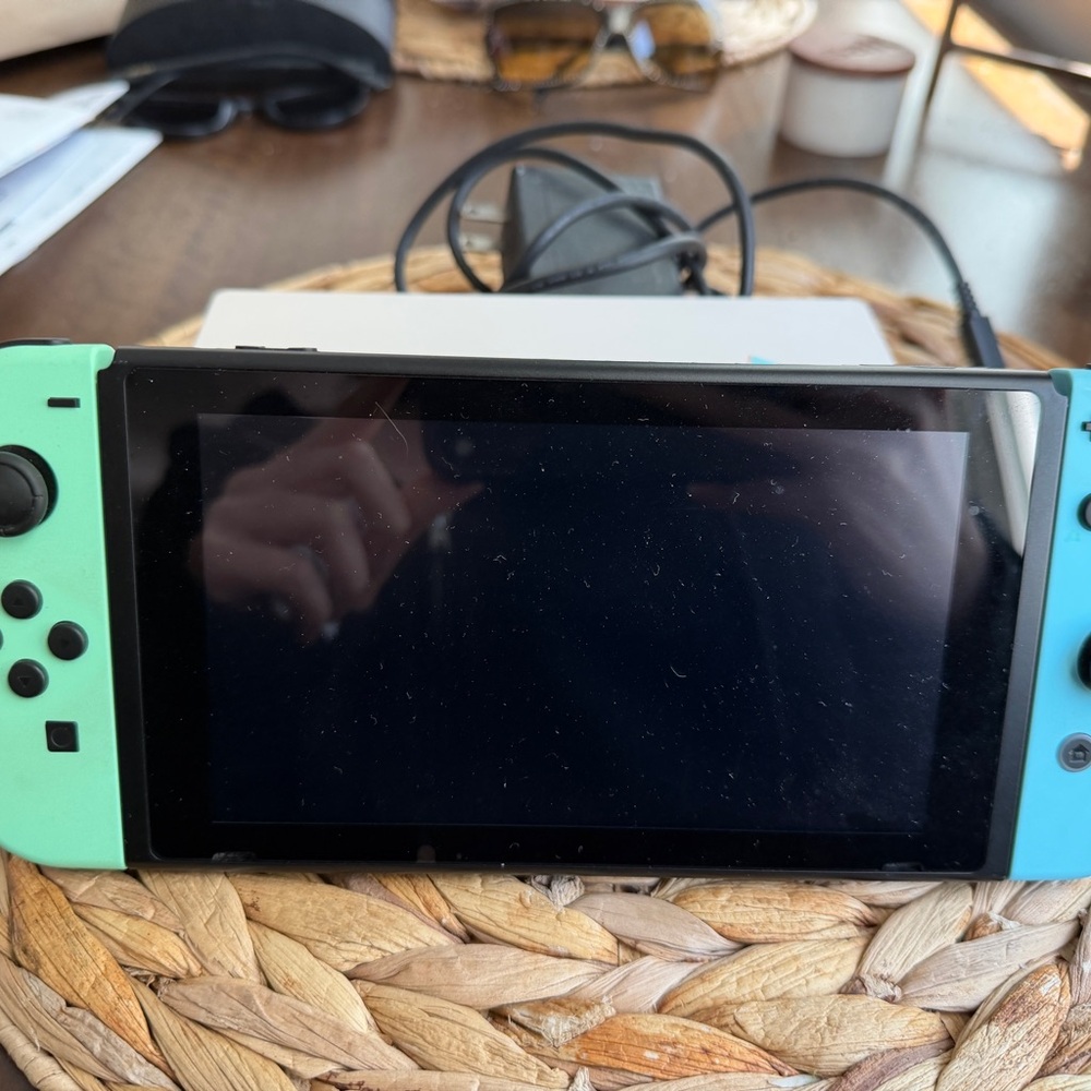 Nintendo Switch with Mint Green Left Joy-Con and Light Blue Right Joy-Con - Picture 3 of 4